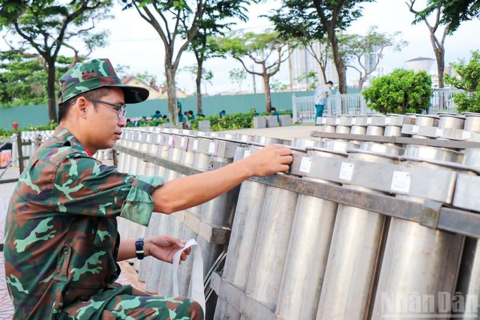 Riêng khu vực đầu hầm vượt sông Sài Gòn được bố trí 1.200 quả pháo hoa tầm cao, 60 giàn pháo tầm thấp và 30 giàn hỏa thuật, trở thành điểm nhấn của chương trình. Các trận địa sẽ đồng loạt khai hỏa từ 21 giờ đến 21 giờ 15 phút tại 16 điểm, gồm 5 điểm bắn pháo hoa tầm cao và 11 điểm bắn tầm thấp.