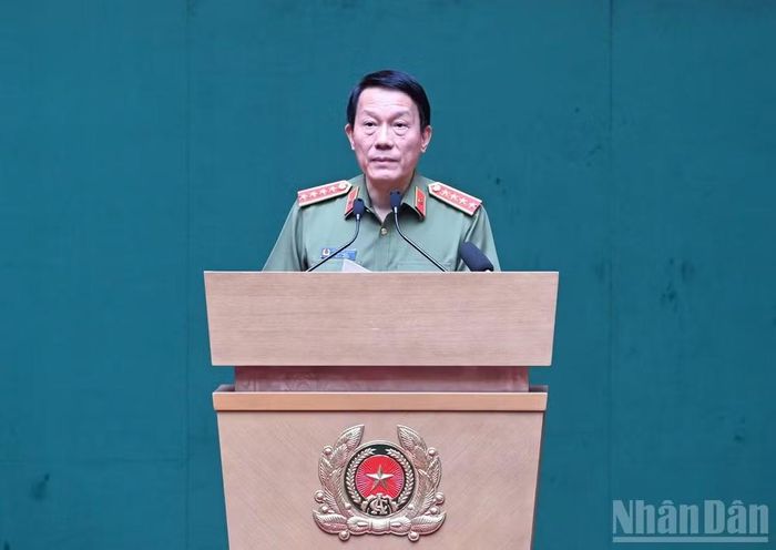 Đại tướng Lương Tam Quang, Ủy viên Bộ Chính trị, Bí thư Đảng ủy Công an Trung ương, Bộ trưởng Công an phát biểu ý kiến tại Hội nghị. (Ảnh: TRẦN HẢI)