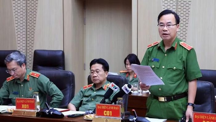 Các đơn vị nghiệp vụ tham gia trả lời câu hỏi của phóng viên.
