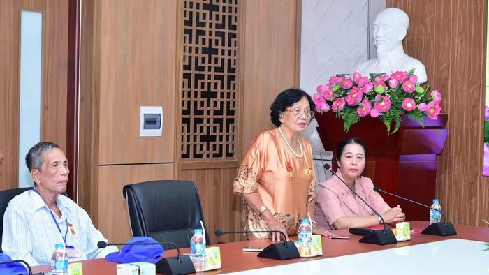 Đại biểu người có công với cách mạng tỉnh Đồng Tháp chia sẻ tại buổi gặp mặt.