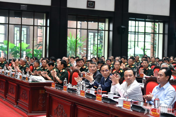 Các đại biểu dự hội nghị.