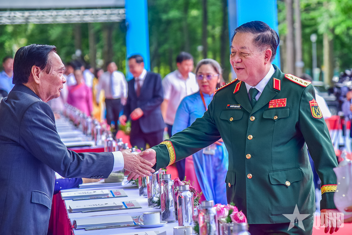 Đại tướng Nguyễn Trọng Nghĩa tham dự buổi lễ.