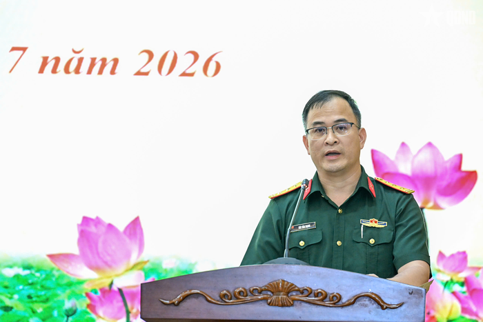 Thượng tá Bùi Văn Mạnh, Trưởng phòng Đông Nam Á, Cục Đối ngoại (Bộ Quốc phòng) cung cấp thông tin về các hoạt động trong khuôn khổ Giao lưu. Ảnh: NGÔ VIỆT TRUNG