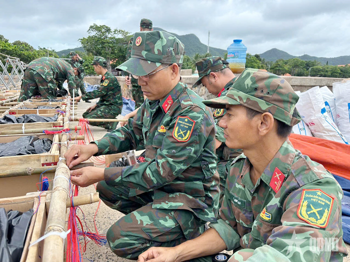 Đấu nối hệ thống điện.
