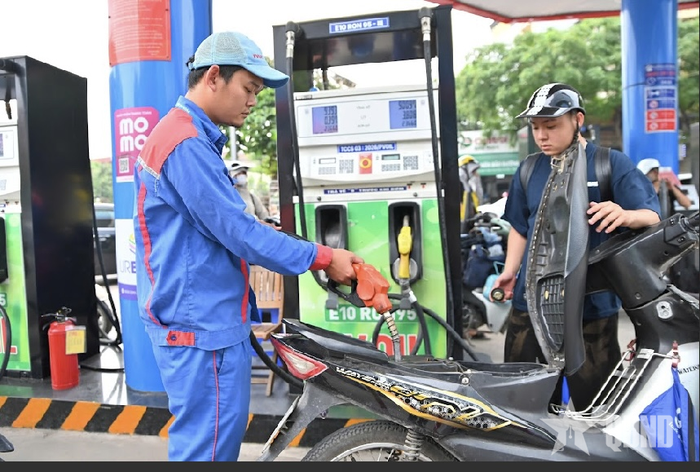 Sau một tháng triển khai xăng E10 cho thấy chất lượng không khí tại hai thành phố lớn là TP Hồ Chí Minh và Hà Nội đã có những chuyển biến tích cực. Ảnh minh họa: TTXVN