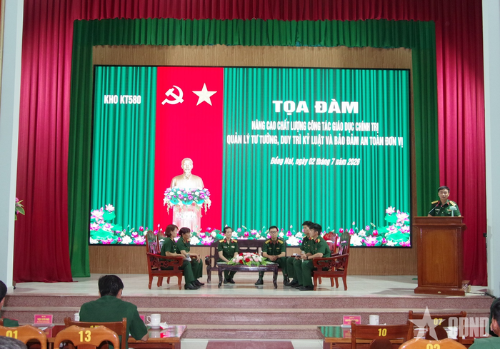 Quang cảnh tọa đàm. 