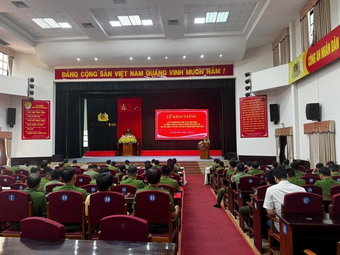 Khóa học thu hút 123 chỉ huy cấp đội và tương đương tham gia.