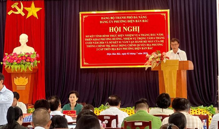 Ông Nguyễn Mạnh Hùng – Bí thư phường Điện Bàn Bắc chia sẻ những kết quả đạt được.