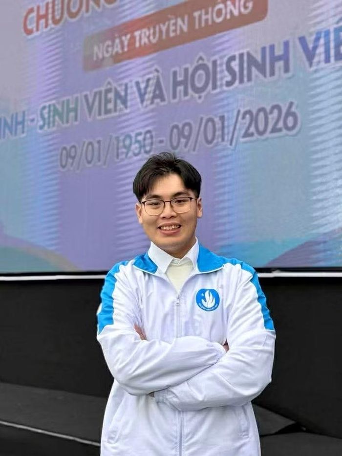 Nghiêm Gia Khang (cử nhân Trường ĐH Bách khoa, ĐH Quốc gia TP.HCM).