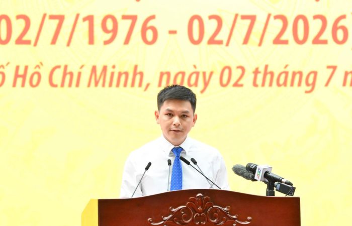 TS Mai Ngọc Xuân Đạt thay mặt thế hệ trẻ phát biểu tại buổi lễ. Ảnh: VIỆT DŨNG