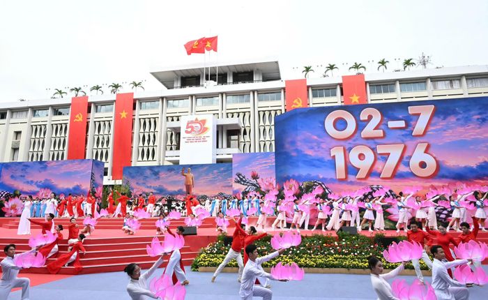 Chương trình nghệ thuật tại buổi lễ. Ảnh: VIỆT DŨNG