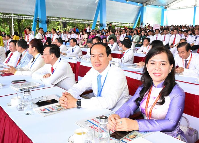  Đại biểu dự Lễ kỷ niệm 50 năm Ngày Thành phố Sài Gòn - Gia Định vinh dự mang tên Chủ tịch Hồ Chí Minh. Ảnh: VIỆT DŨNG 