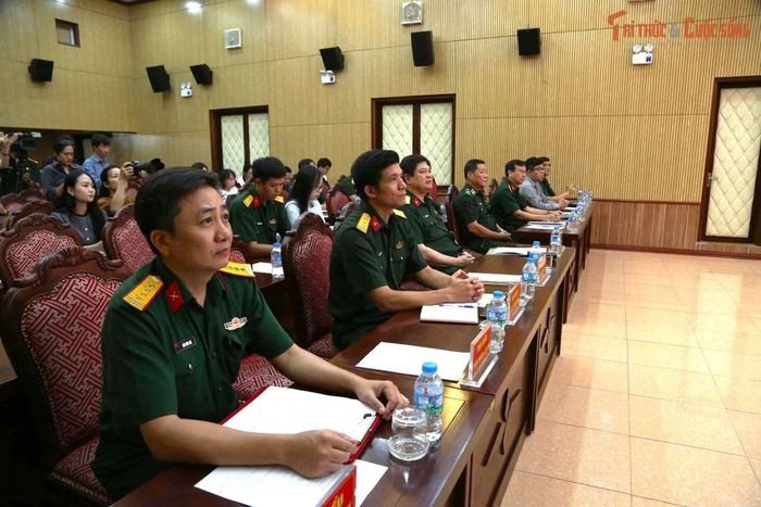 Các đại biểu tại cuộc gặp mặt báo chí. Ảnh: Trà Khánh.