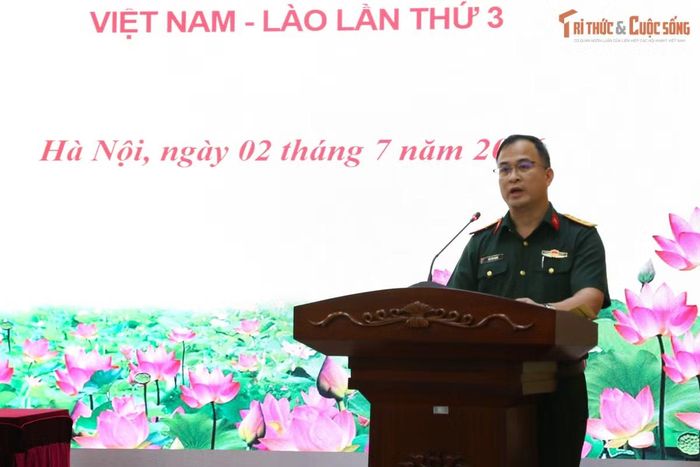 Thượng tá Bùi Văn Mạnh, Trưởng phòng Đông Nam Á, Cục Đối ngoại (Bộ Quốc phòng) thông tin tại họp báo. Ảnh: Trà Khánh.