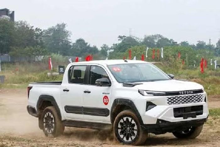 Để duy trì sức bán, trong tháng 7/2026, Toyota Việt Nam tiếp tục cùng hệ thống đại lý triển khai chương trình ưu đãi cho hàng loạt mẫu xe, bao gồm Vios, Veloz Cross, Avanza Premio và Yaris Cross.
