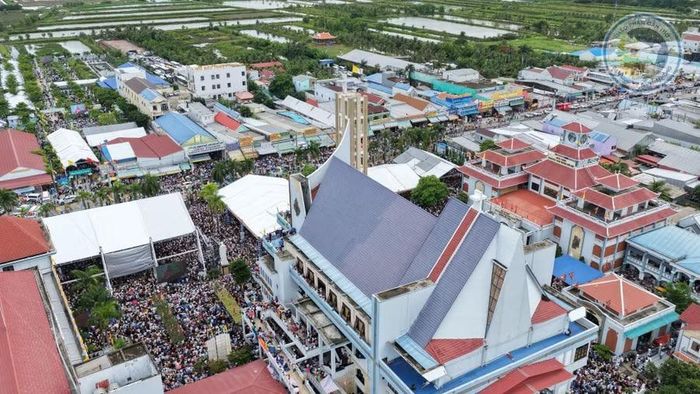 Khu vực nhà thờ Tắc Sậy.