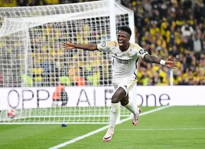 Sau khi tái đắc cử chức Chủ tịch Real Madrid, Florentino Perez khẳng định coi Vinicius là nhân tố không thể thay thế trong dự án dài hạn của đội bóng.