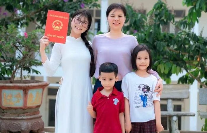 Em Trương Thảo Hiền, dự thi vào lớp chuyên Văn, Trường THPT chuyên Lam Sơn, đạt tổng 38,9 điểm.