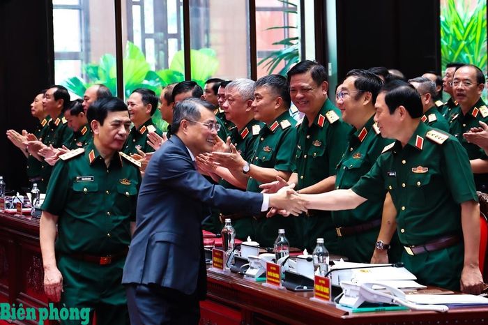 Thủ tướng Chính phủ Lê Minh Hưng dự, chỉ đạo Hội nghị Quân chính toàn quân 6 tháng đầu năm 2026. Ảnh: Dân Chủ