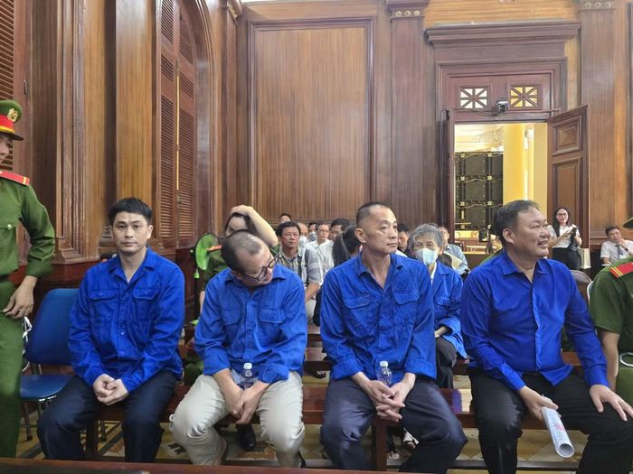 Các bị cáo tại phiên tòa.
