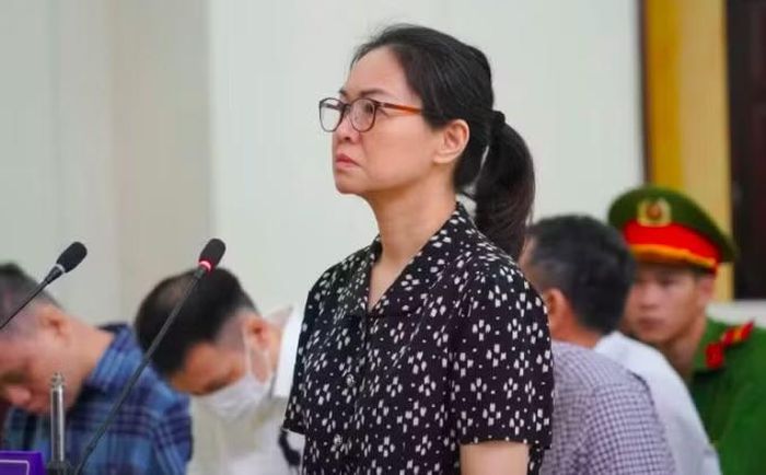 Bị cáo Trần Việt Nga (cựu Cục trưởng Cục An toàn thực phẩm, Bộ Y tế) liên quan vụ án tham nhũng gây bức xúc dư luận.