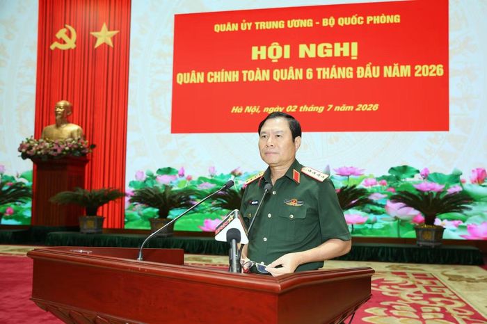 Đại tướng Nguyễn Tân Cương - Tổng Tham mưu trưởng, Thứ trưởng Bộ Quốc phòng, phát biểu tại hội nghị.