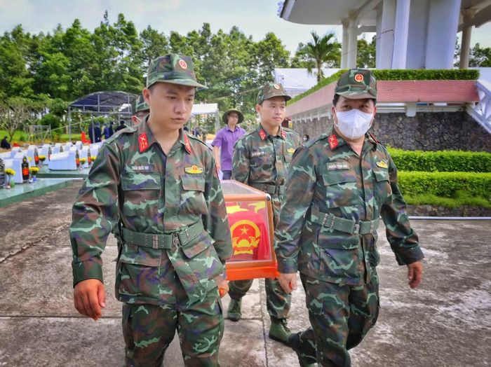 An Giang hoàn thành lấy mẫu ADN đối với 37 hài cốt liệt sĩ chưa xác định thông tin tại Nghĩa trang Liệt sĩ Châu Phú.