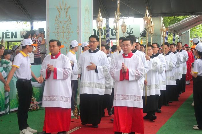  Đây là lần đầu trong sử Giáo hội Công giáo Việt Nam một nghi thức tuyên phong Chân phước được cử hành. 