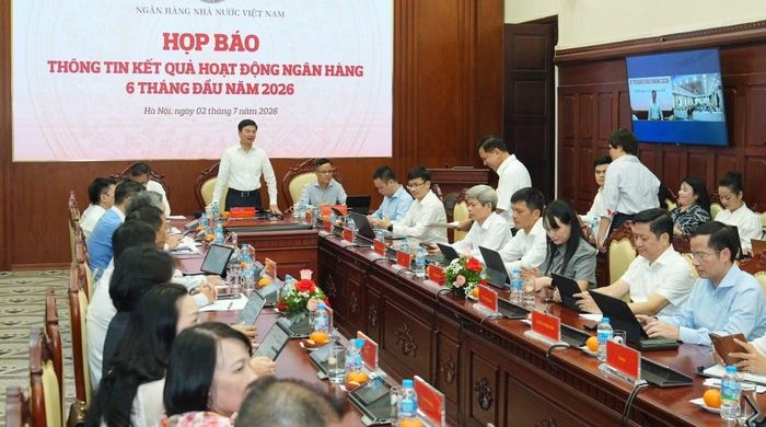 Toàn cảnh họp báo Ngân hàng Nhà nước 6 tháng đầu năm sáng 2/7 (ảnh: SBV).