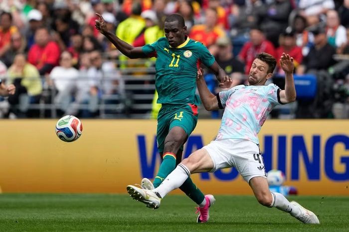 Senegal bị loại đầy tức tưởi