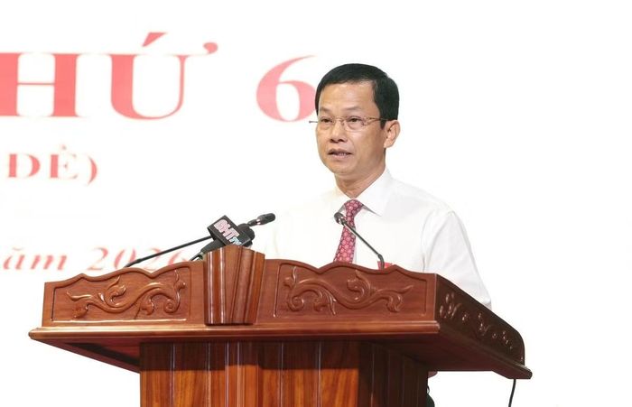 Ông Nguyễn Trọng Hiếu – tân Phó Chủ tịch UBND tỉnh phát biểu nhận nhiệm vụ. (Ảnh Báo Hà Tĩnh)