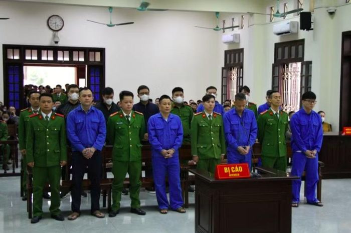 Các bị cáo trong vụ "tha bổng" cho đối tượng sử dụng ma túy ở Đồ Sơn, Hải Phòng.