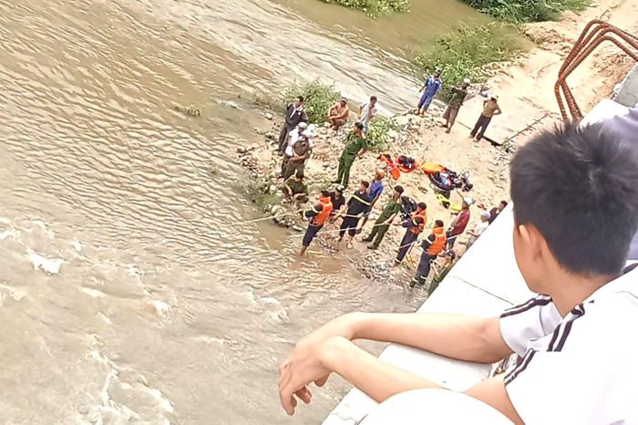 Sông Ba qua địa bàn phường An Bình, tỉnh Gia Lai - nơi lực lượng chức năng tìm thấy thi thể nạn nhân Ph. và xe mô tô. (Ảnh: V.N.V)