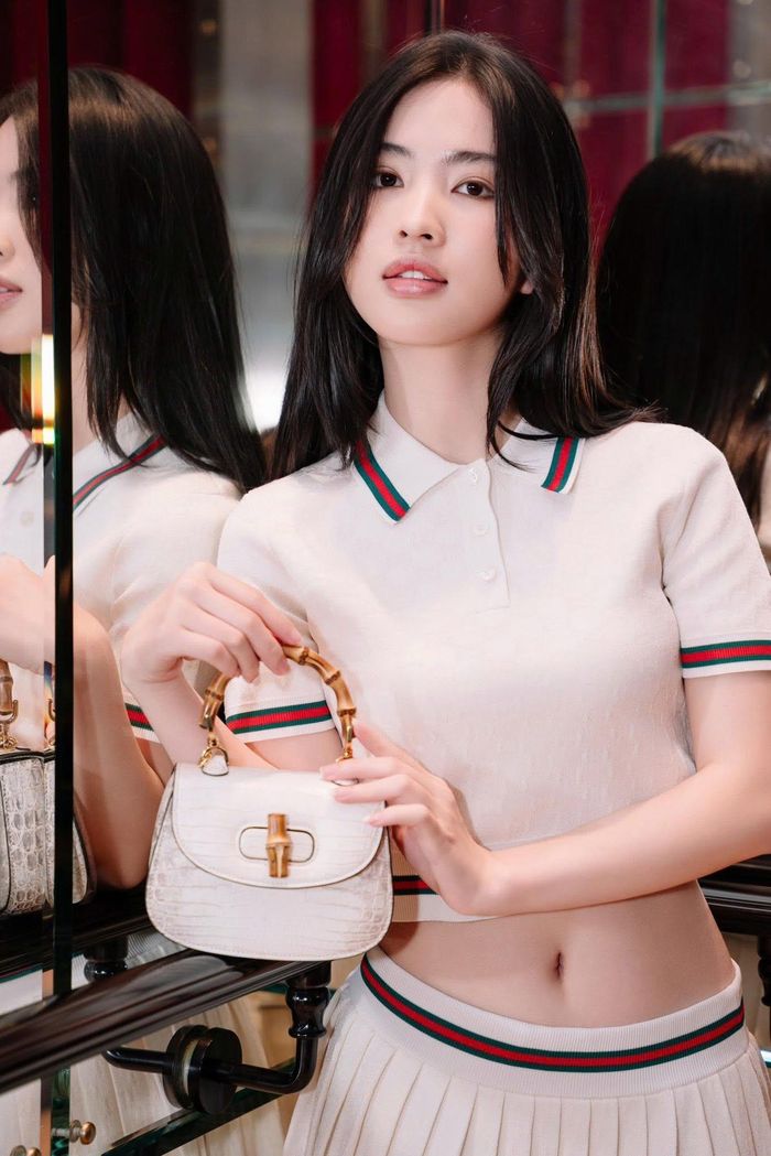 Không chỉ sở hữu ngoại hình nổi bật, Thu Hiền còn xây dựng hình ảnh một cô gái yêu thể thao. Trên trang cá nhân, người đẹp thường xuyên chia sẻ những khoảnh khắc tập gym, chơi pickleball, golf và tham gia nhiều hoạt động ngoài trời.