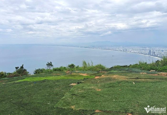 Khu vực bãi bay dù lượn ở bán đảo Sơn Trà.