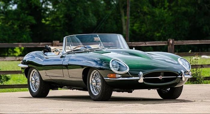  Jaguar E-Type.