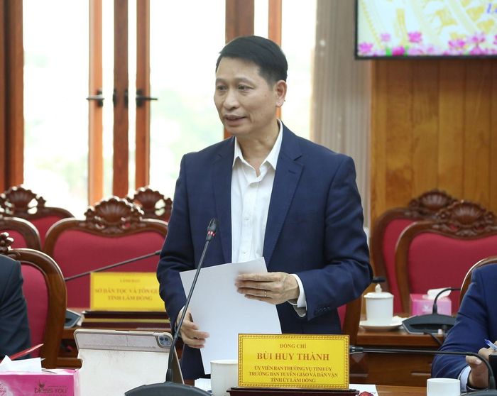 Đại biểu tỉnh Lâm Đồng kiến nghị một số nội dung liên quan tại buổi làm việc. Ảnh: Lê Hường