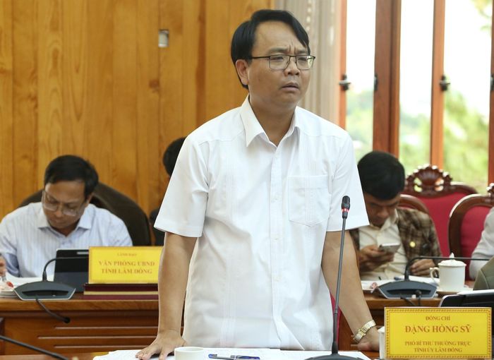 Ông Đặng Hồng Sĩ, Phó Bí thư Thường trực Tỉnh ủy Lâm Đồng chia sẻ tình hình của tỉnh Lâm Đồng tại buổi làm việc. Ảnh: Lê Hường