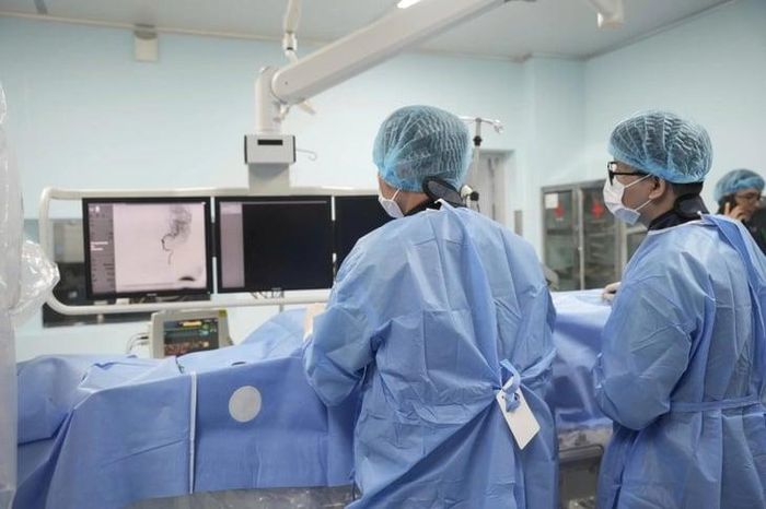 Nam bệnh nhân đột quỵ hiếm gặp sau chấn thương vùng cổ khi chơi thể thao.