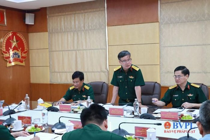  Các đại biểu tham luận tại Hội thảo.