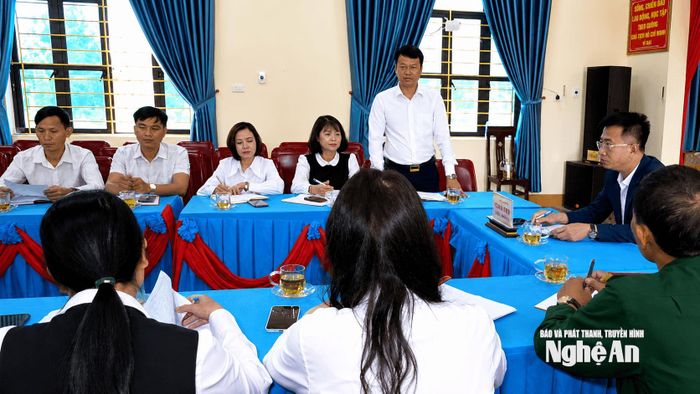 Đảng viên đi đầu, cán bộ gương mẫu phục vụ nhân dân là tinh thần xuyên suốt tại Đảng bộ xã Hoa Quân. Ảnh: PV