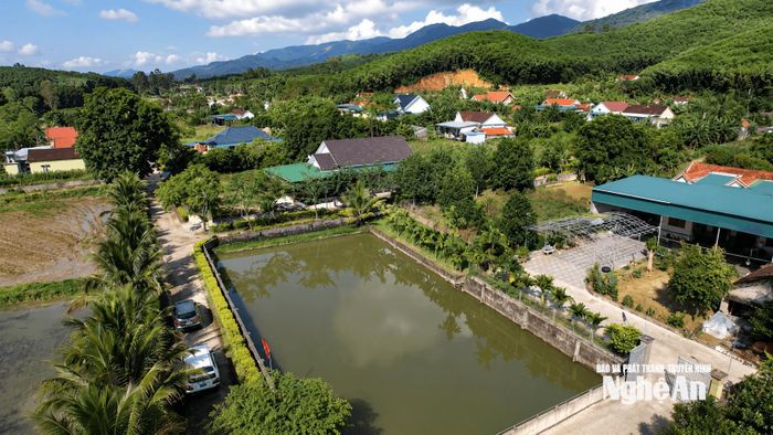 Xây dựng nông thôn mới văn minh, no ấm. Ảnh: PV