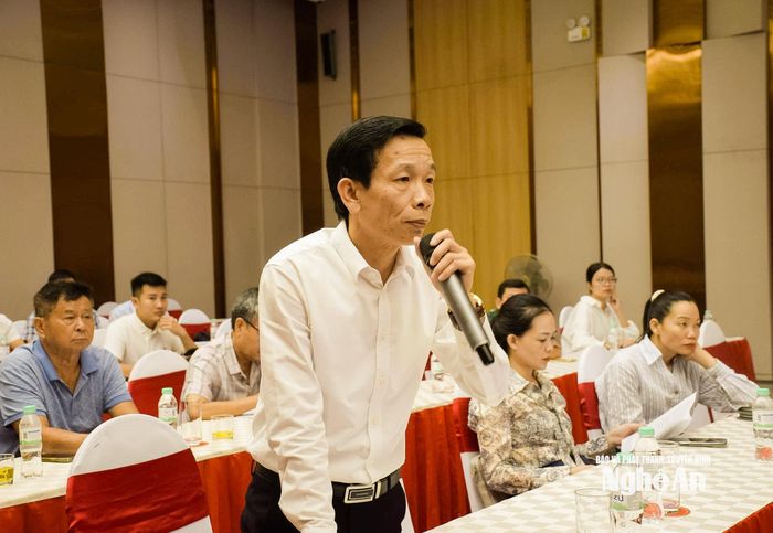 Đại diện các cơ quan báo chí trao đổi tại hội nghị. Ảnh: T.L