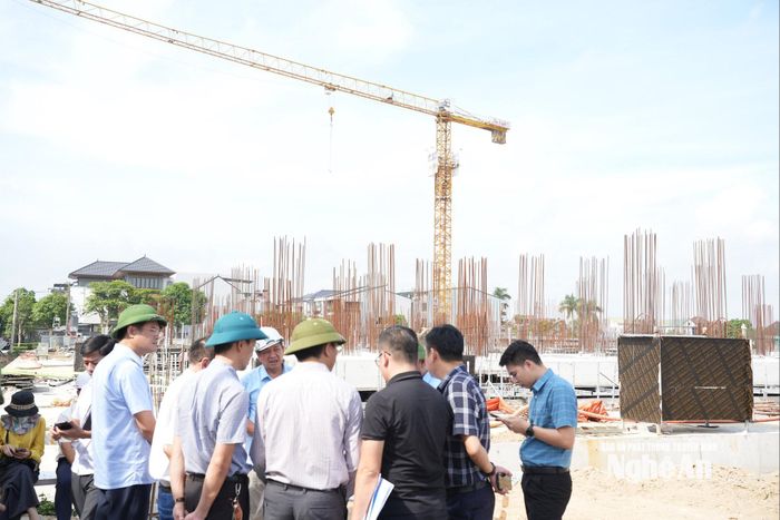 Một góc Khu nhà ở xã hội thuộc Dự án Khu đô thị mới Cửa Tiền đang được thi công. Ảnh: Nguyễn Toàn