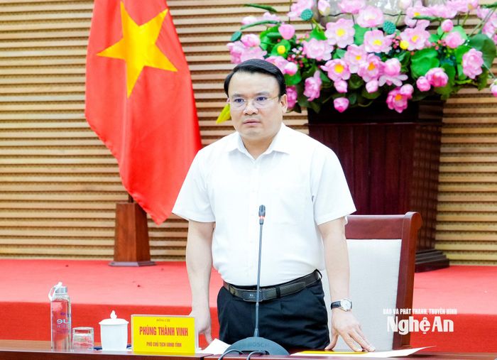 Phó Chủ tịch UBND tỉnh Phùng Thành Vinh kết luận cuộc làm việc. Ảnh: Phạm Bằng
