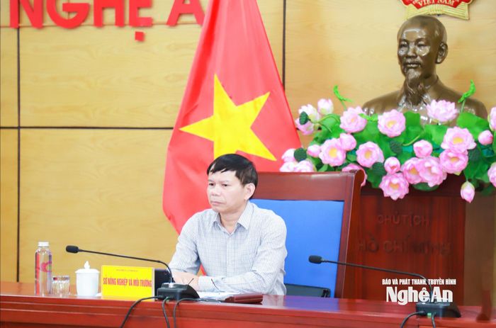 Đồng chí Phạm Văn Toàn - Phó Giám đốc Sở Nông nghiệp và Môi trường chủ trì hội nghị tại điểm cầu UBND tỉnh Nghệ An. Ảnh: Thành Duy