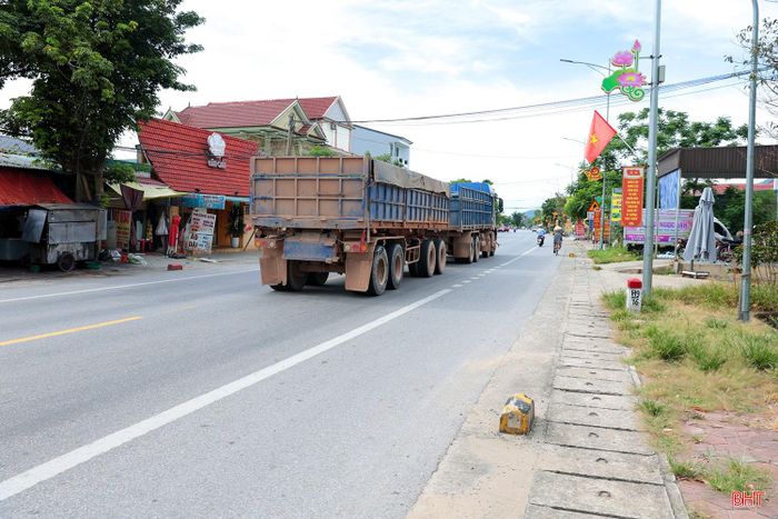 Theo Giám đốc Sở Xây dựng Đặng Văn Thành, việc nâng cấp, mở rộng 3 đoạn trên tuyến đường ven biển Hà Tĩnh sẽ kết nối thuận lợi các trục dọc, trục ngang từ các trung tâm đô thị với các khu du lịch, dịch vụ, tạo động lực phát triển kinh tế - xã hội của tỉnh.