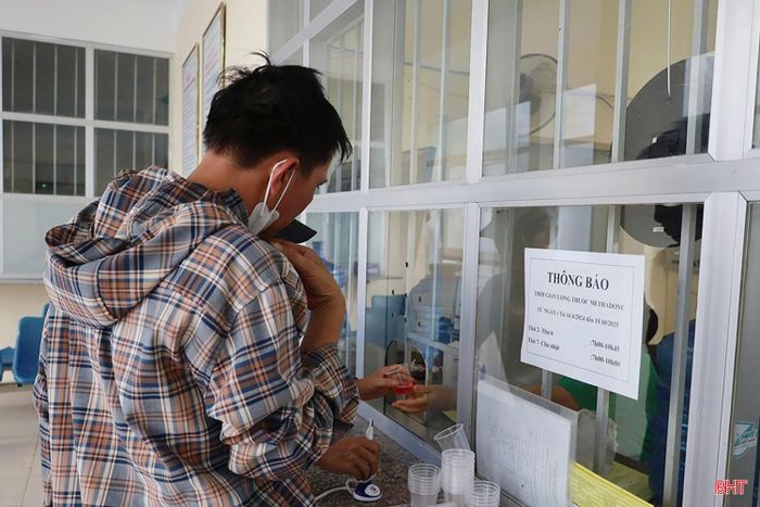  Bệnh nhân điều trị nghiện bằng Methadone tại Trung tâm CDC Hà Tĩnh. 