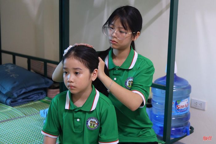 Học viên không chỉ học được cách tự chăm sóc bản thân mà còn biết giúp đỡ "đồng đội" trong sinh hoạt, cuộc sống hằng ngày.
