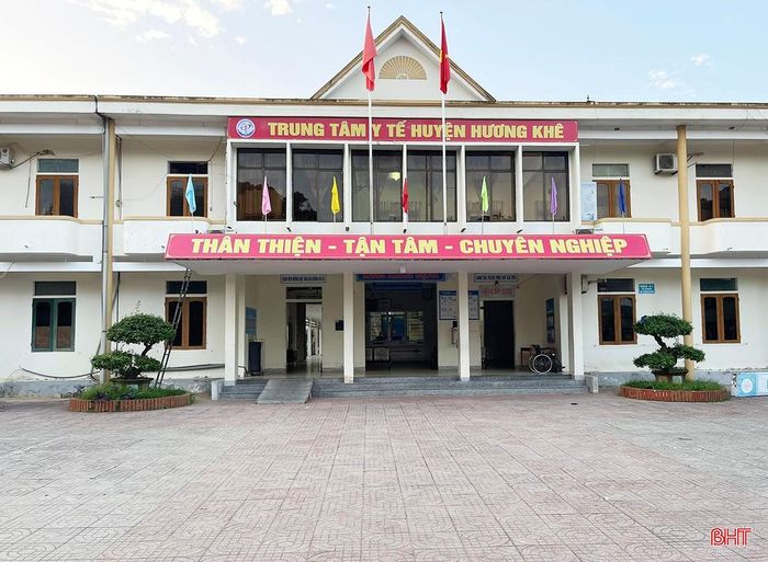 Trung tâm Y tế Hương Khê hướng tới mục tiêu xây dựng môi trường y tế không khói thuốc.